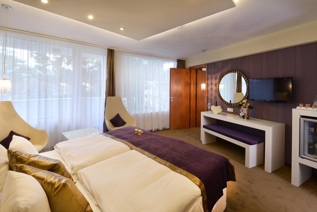 שיופוק Residence Hotel Balaton מראה חיצוני תמונה